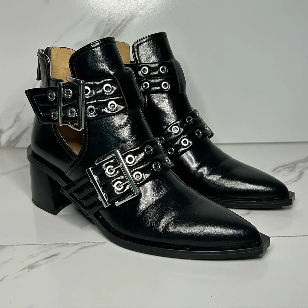 Steve Madden Black Ankle Boots with Buckle Detail Size 8.5